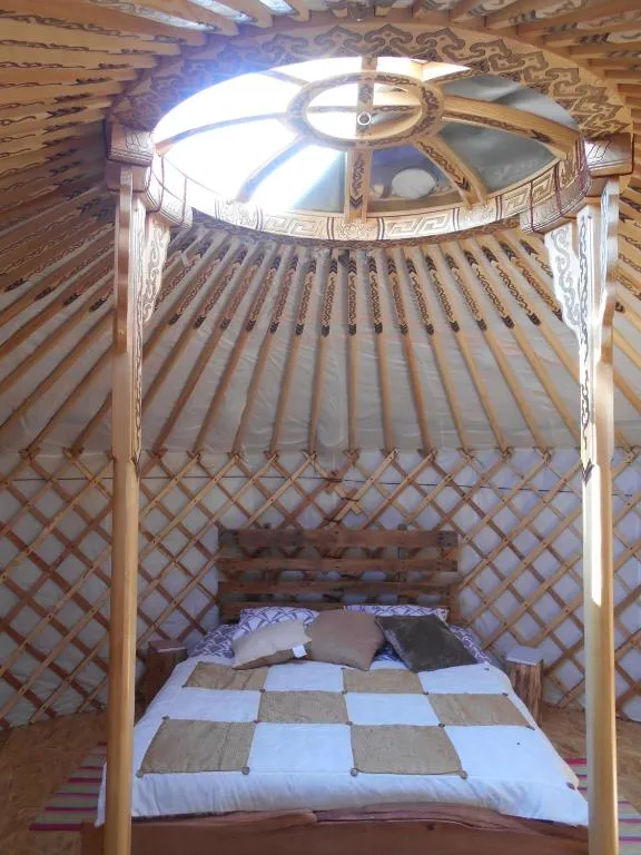 2 Yourtes au naturel (yourte traditionnelle), Druyes-les-Belles-Fontaines