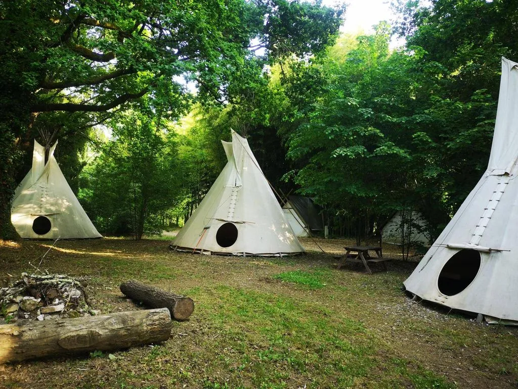 Grand tipi traditionnel (tipi), Montbrun