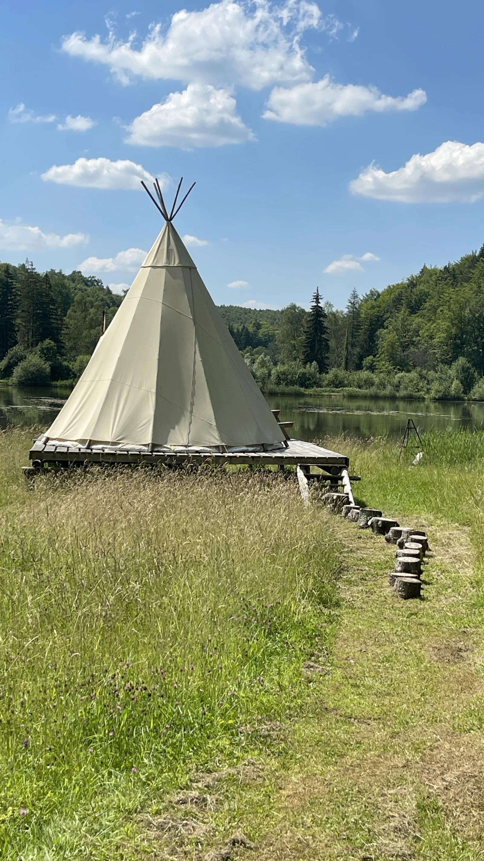 Indian Tipi du Foxycamp (tipi), Hannonville-sous-les-Côtes