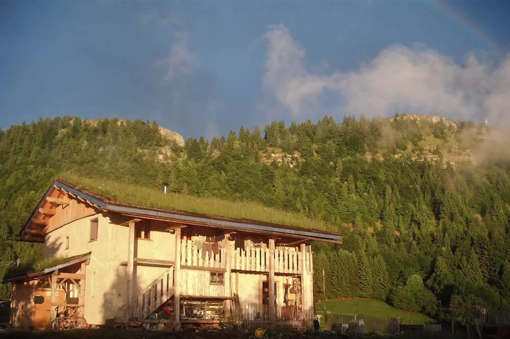 La Ferme au Chapeau Vert (yourte contemporaine), Les Bouchoux