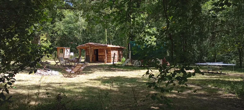 La Yourte des Tramois (yourte contemporaine), Donzy