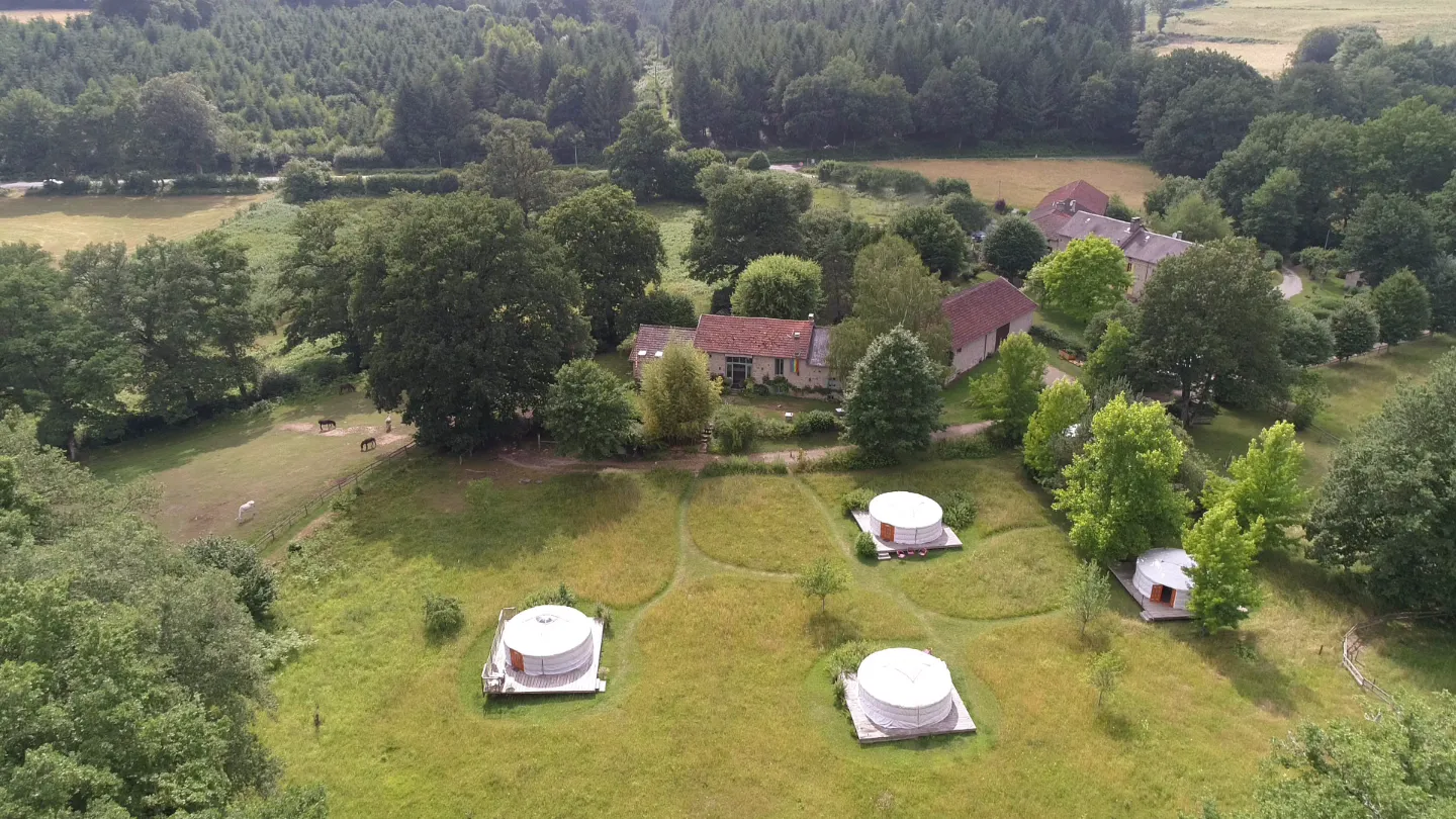Les Ânes de Vassivière (yourte traditionnelle), Peyrat-le-Château