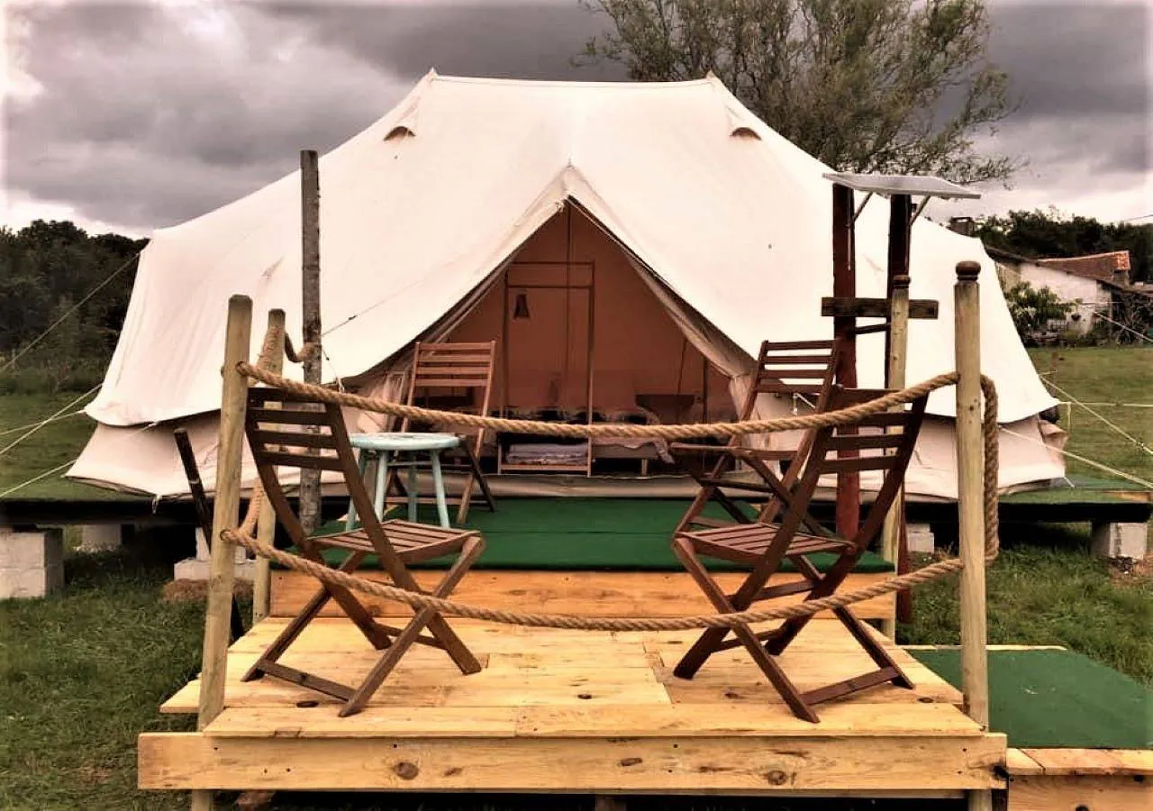 Stargazer Yurt, Le Vieux-Cérier : image 2