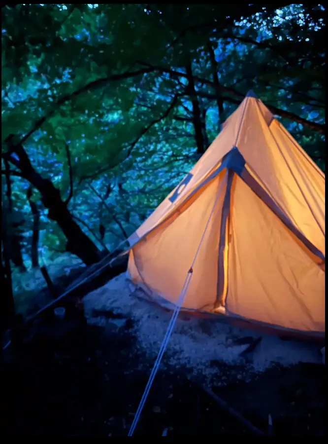 Tipi à l'ombre des tilleuls (tipi), Vialas