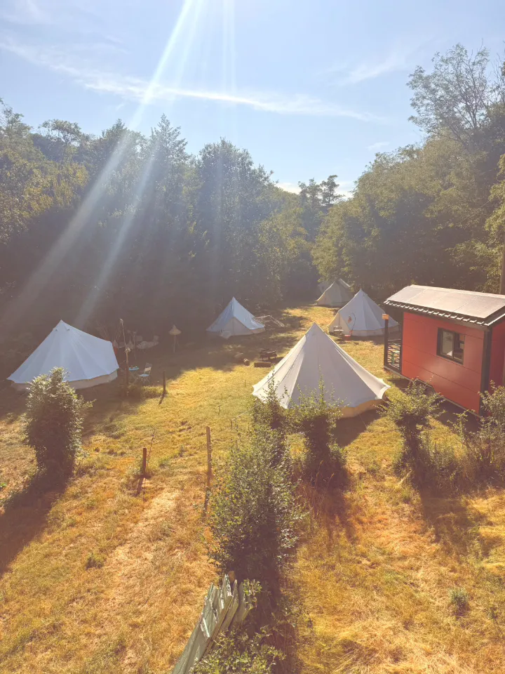 Tipi à la Cascade (tipi), Saint-Genis-les-Ollières