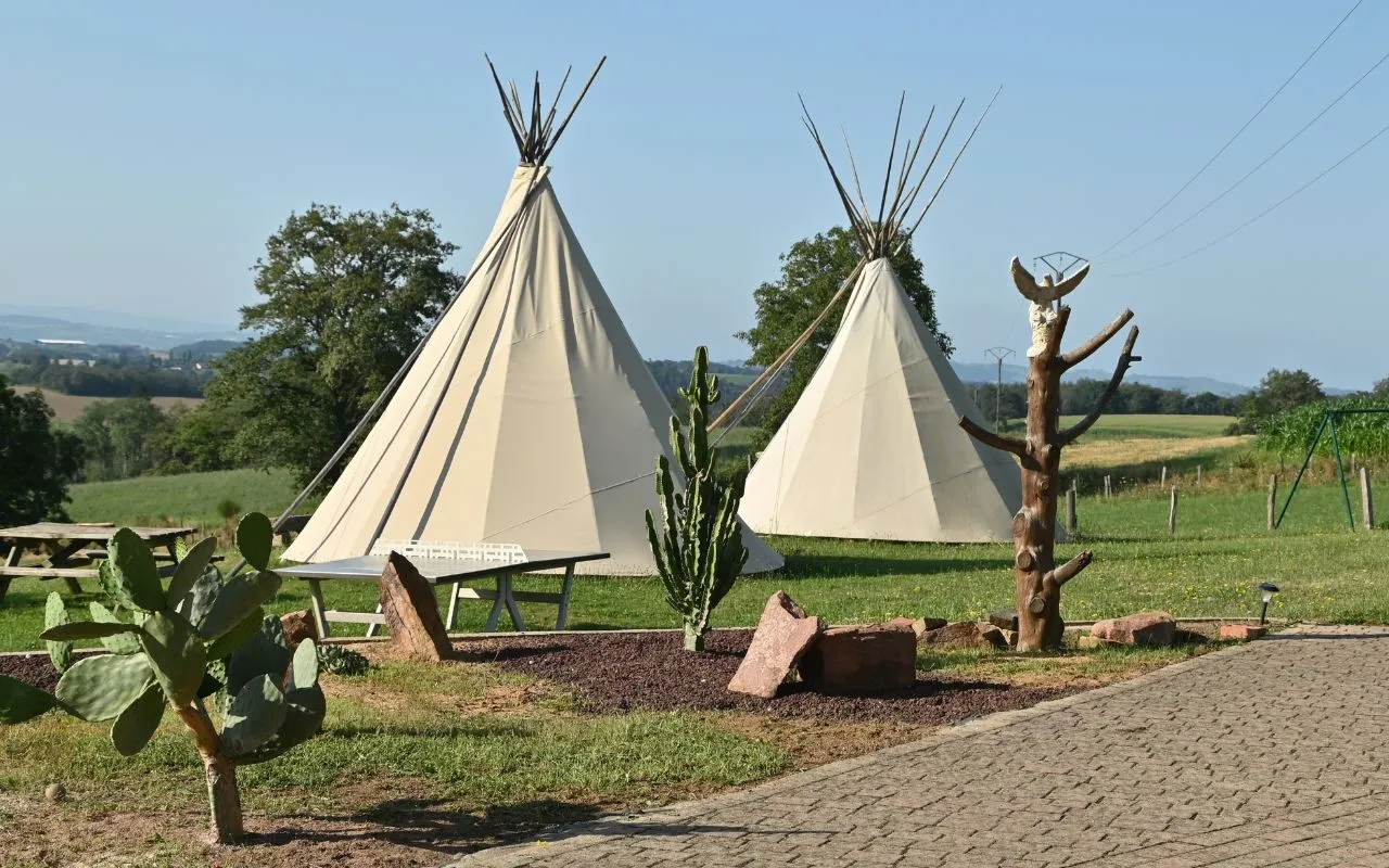 Tipi Apache des Chambres de l'Ouest (tipi), Longessaigne