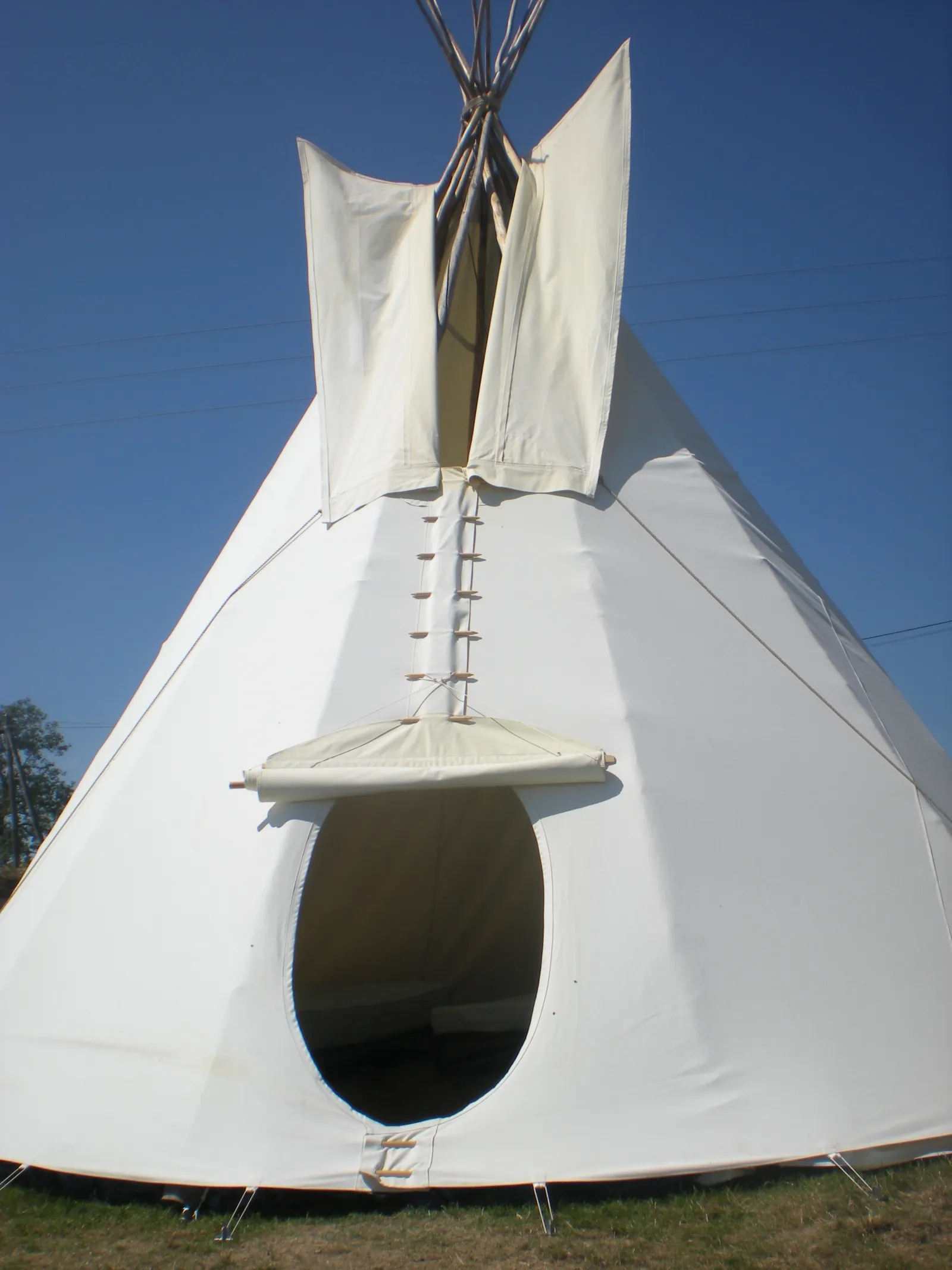 Tipi Apache des Chambres de l'Ouest, Longessaigne : image 2