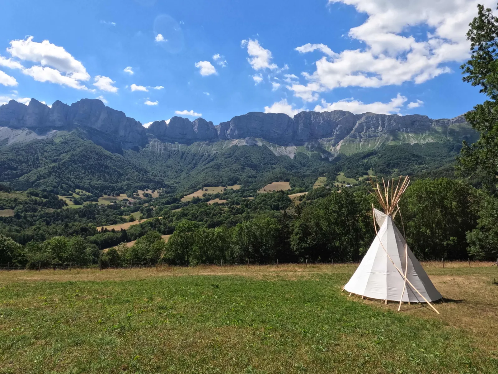 Tipi au Woody Ranch (tipi), Château-Bernard
