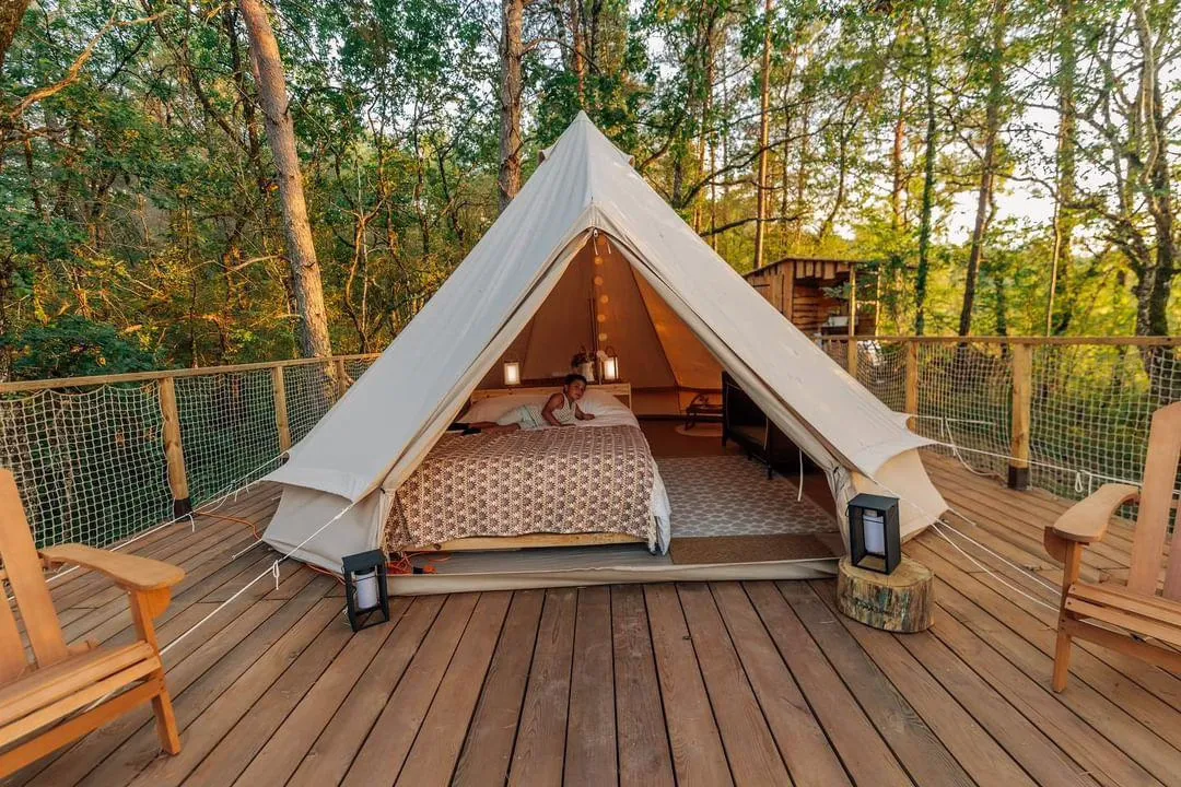 Tipi dans les bois de Végennes, Végennes : image 2