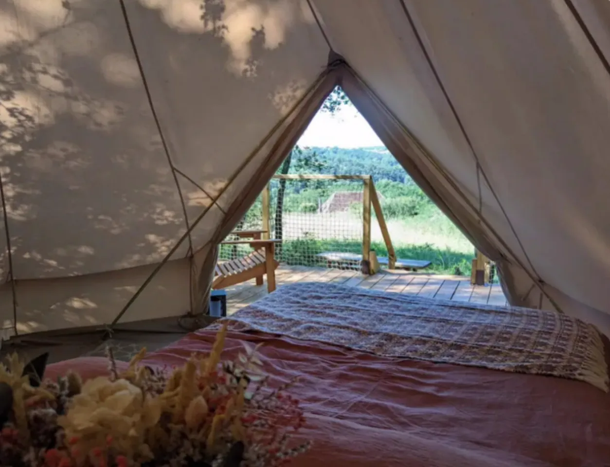 Tipi dans les bois de Végennes, Végennes : image 5