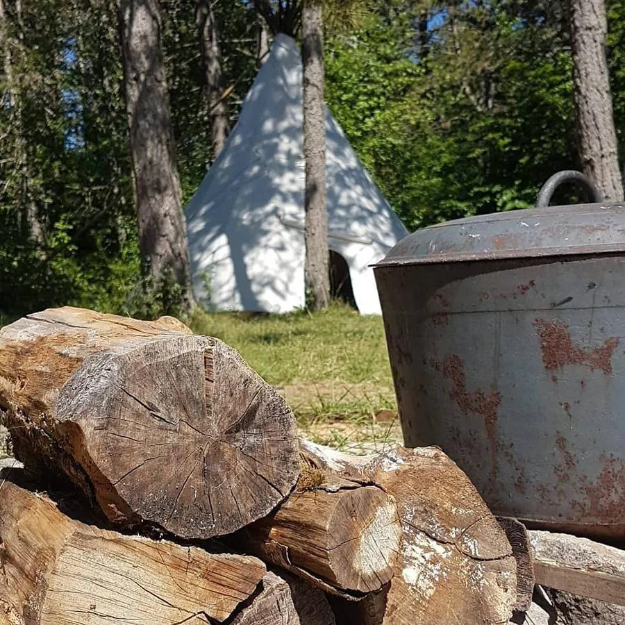 Tipi de Détain-et-Bruant, Détain-et-Bruant : image 3