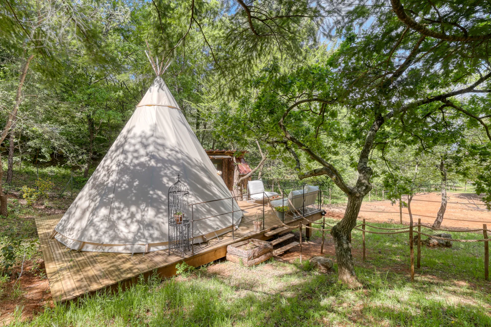 Tipi de la Tribu des Ocres, Roussillon : image 2