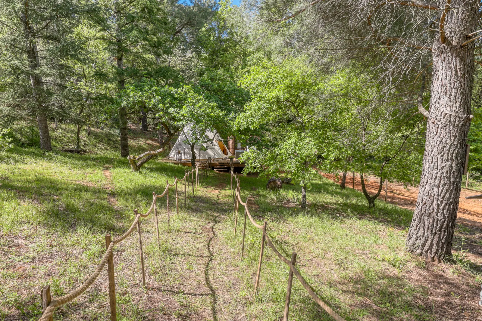 Tipi de la Tribu des Ocres, Roussillon : image 4