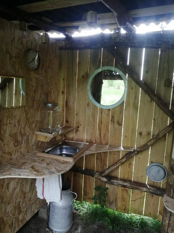 Tipi de Monthault, Monthault : image 3