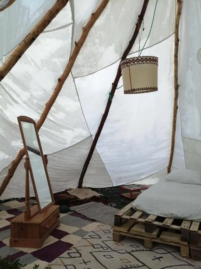 Tipi de Monthault, Monthault : image 5