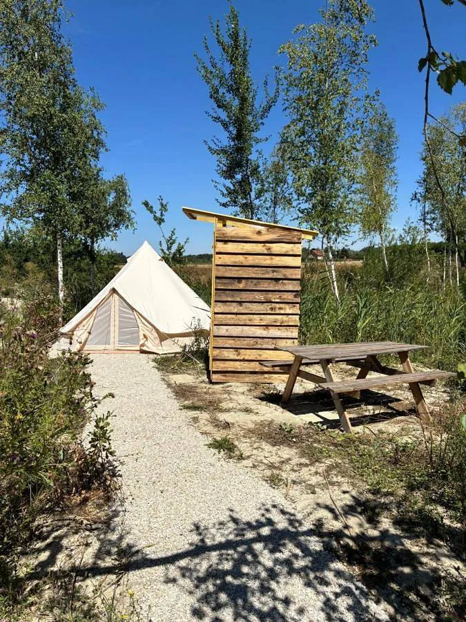 Tipi du lac (tipi), Saint-Thibault