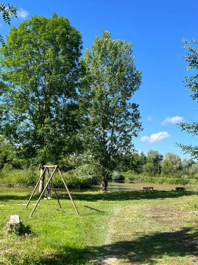 Tipi du lac, Saint-Thibault : image 3