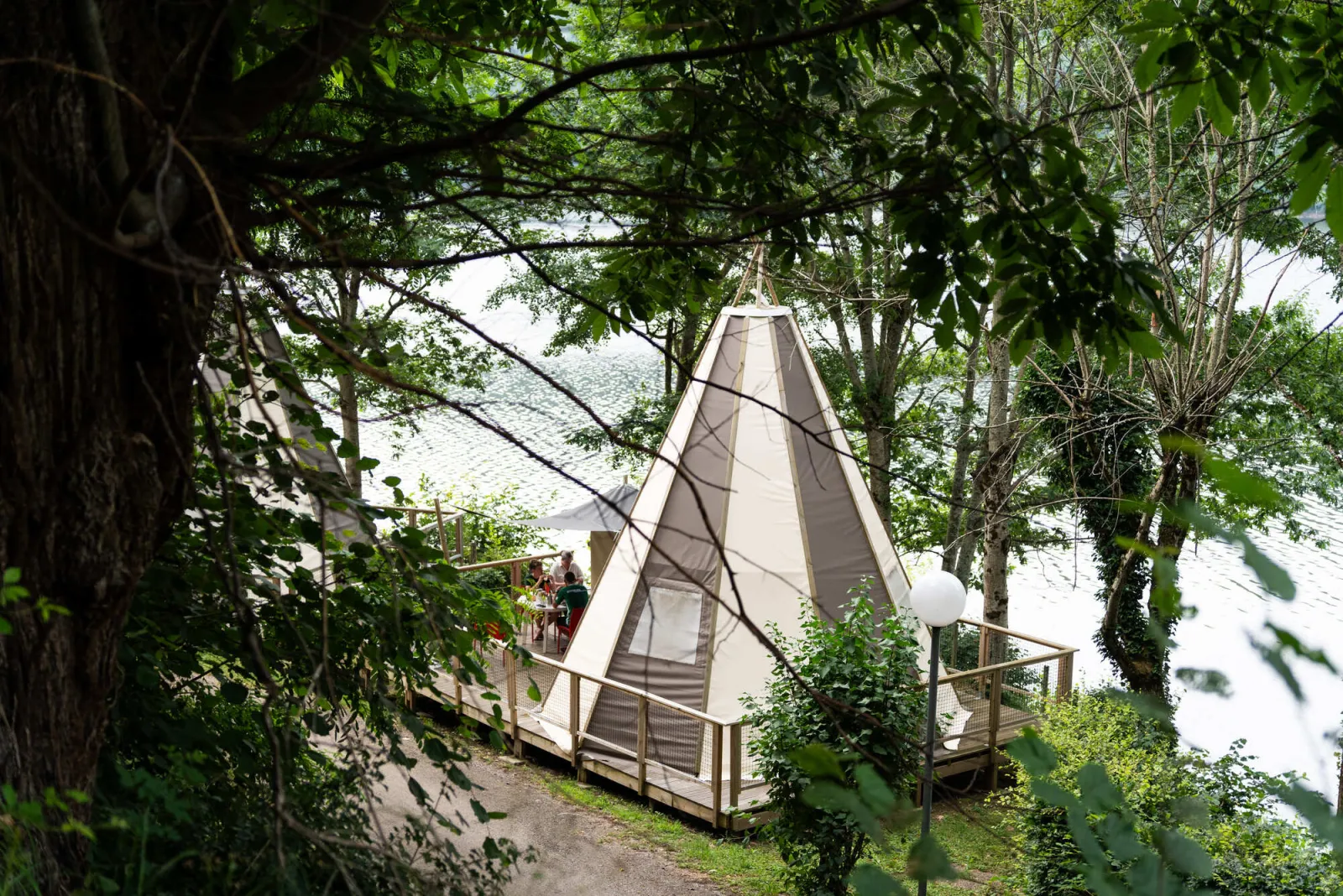 Tipi Home de La Source (tipi), Thérondels