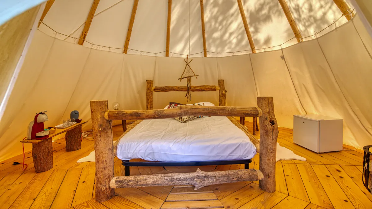 Tipi Indien de Figurotta (tipi), Bizanet