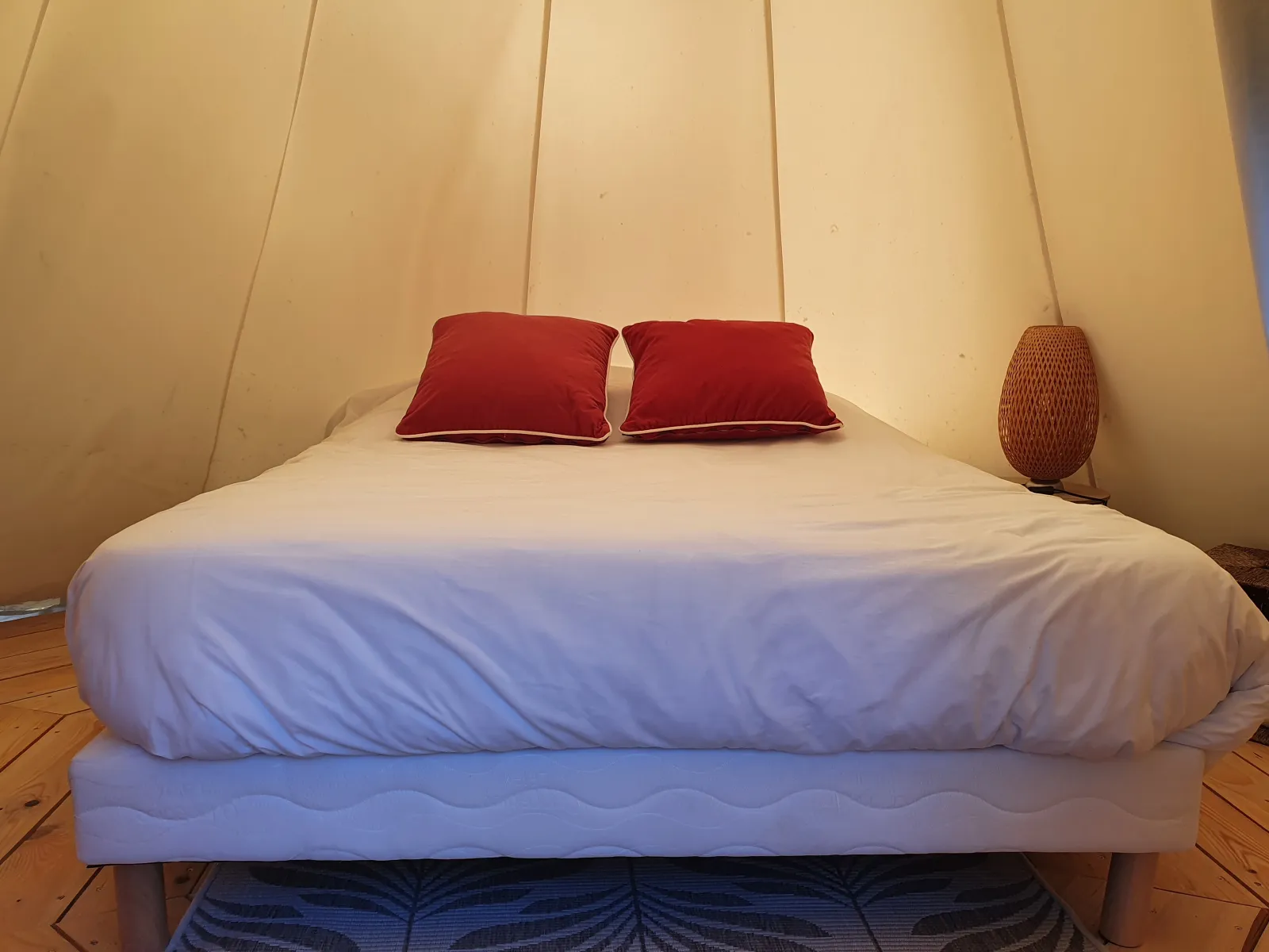 Tipi Lodge Spa de Saint Cerice, Vogüé : image 3