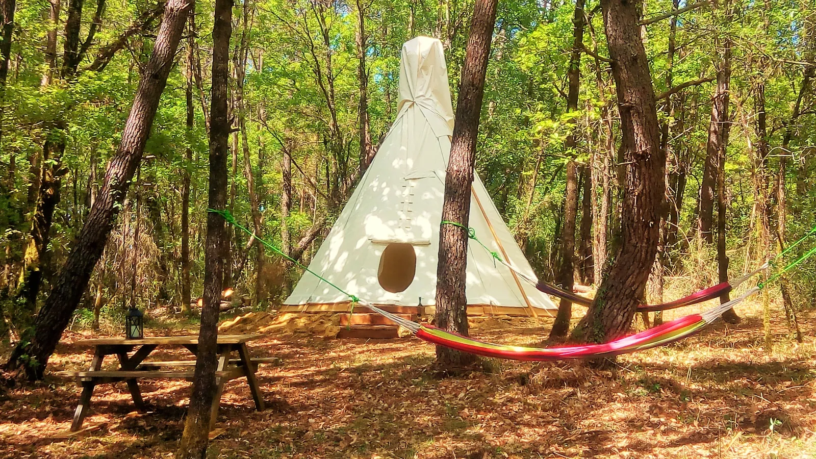 Tipi Navajos du Grand Peuch (tipi), Les Farges