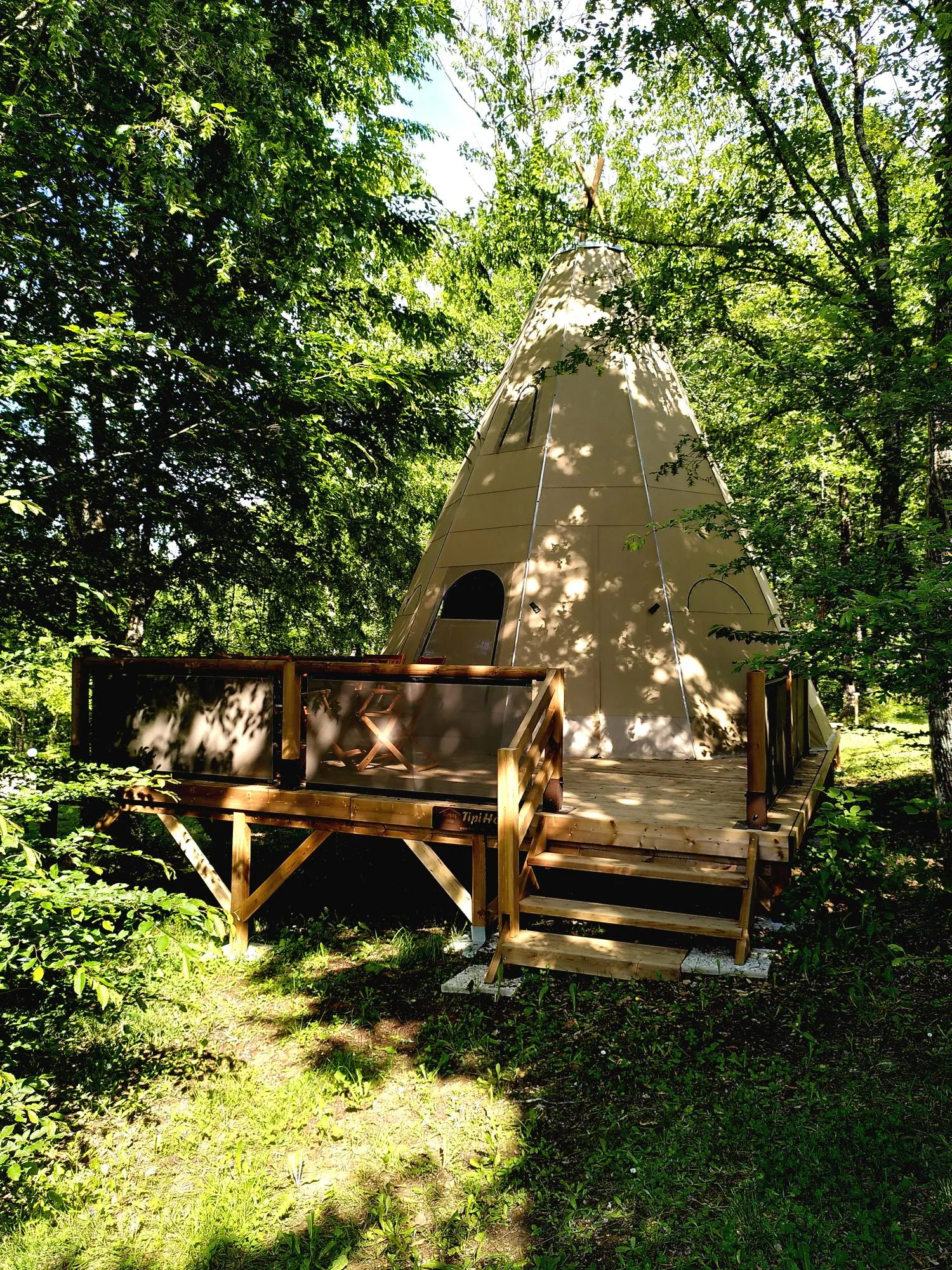 Tipi Nomade de La Clairière (tipi), Lamothe-Fénelon