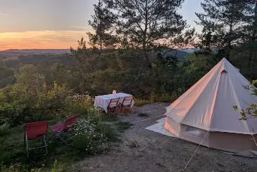 Tipi vue nature de Végennes (tipi), Végennes