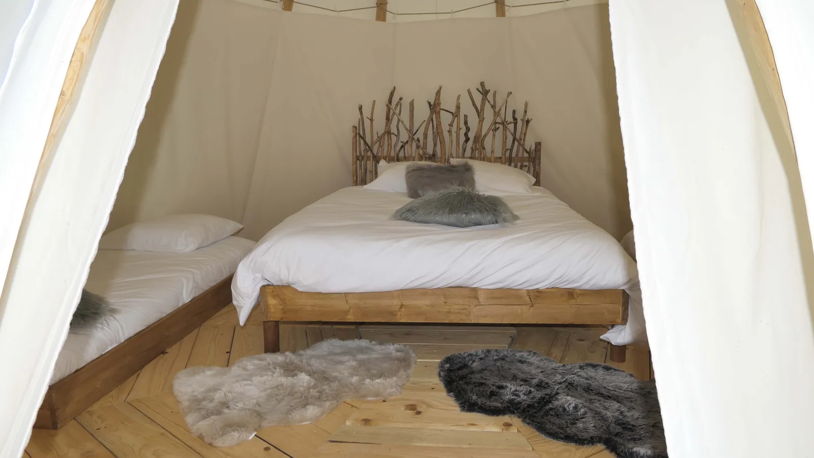 Tipi Vue sur Étang de Givrauval, Givrauval : image 3