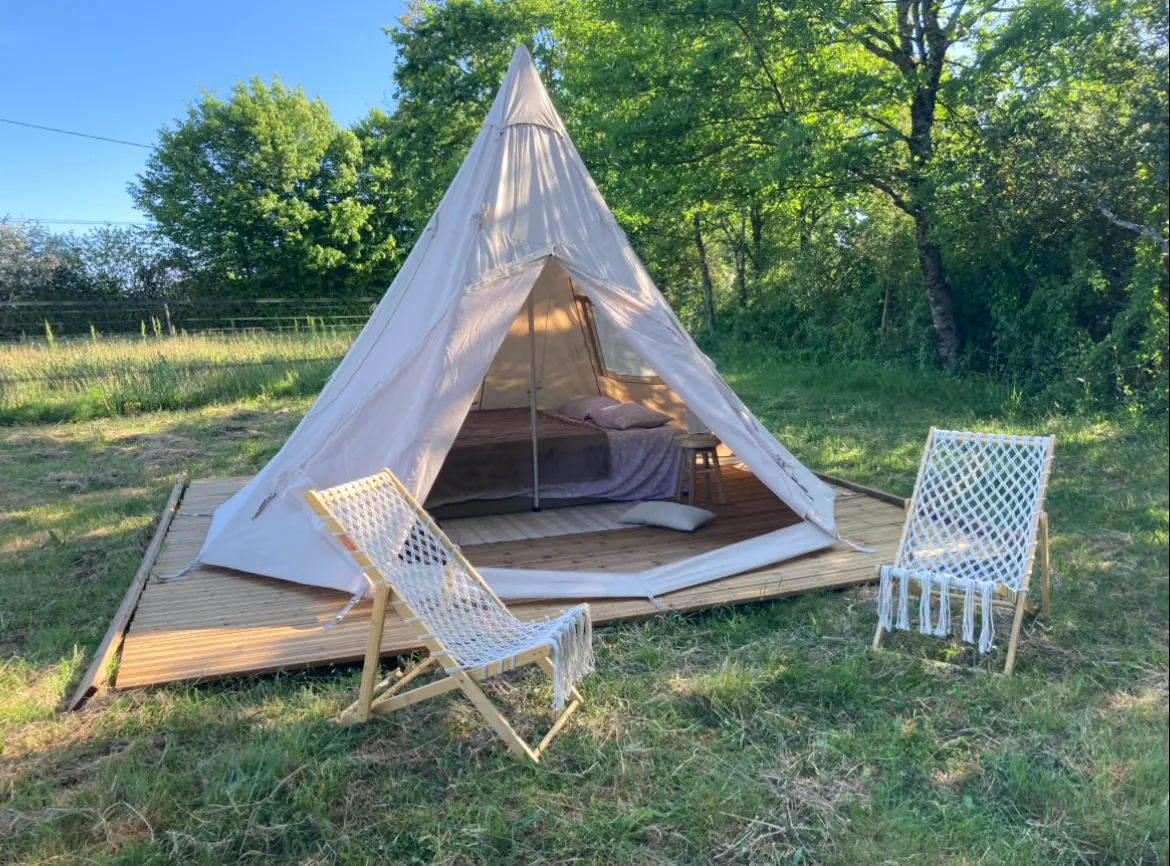 Tipis à la ferme de Pearl (tipi), Juillac