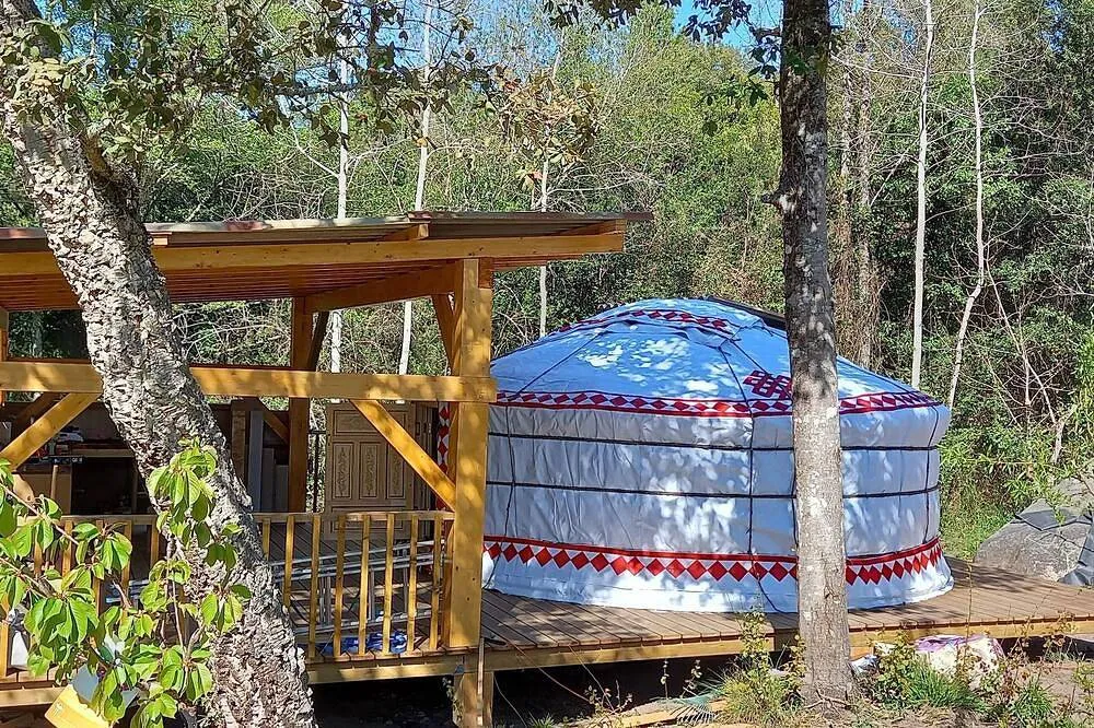 Yourte autonome de Peri (yourte contemporaine), Peri