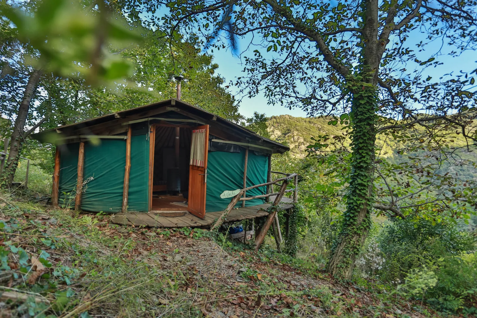 Yourte Cévennes des Masades (yourte contemporaine), Malons-et-Elze