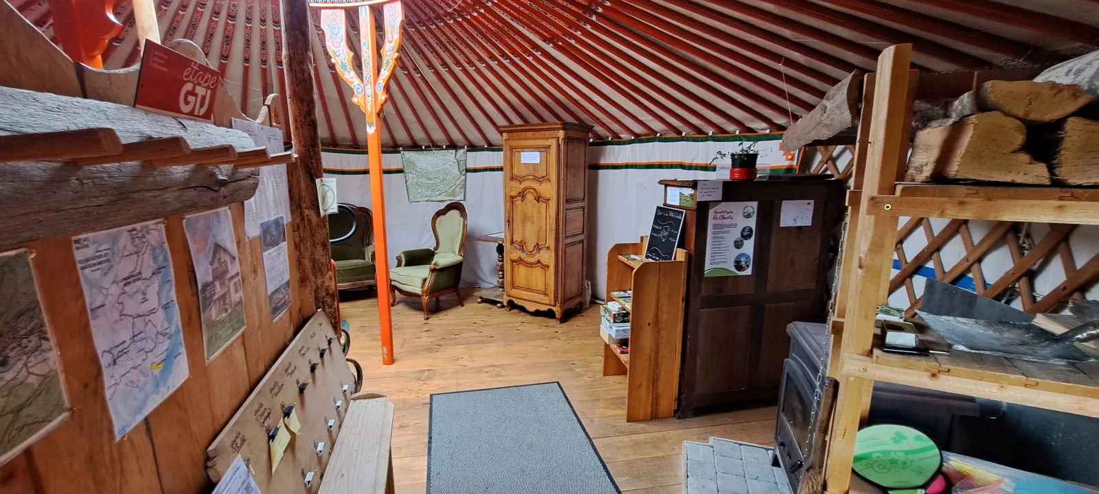 Yourte chalet, Rochejean : image 2