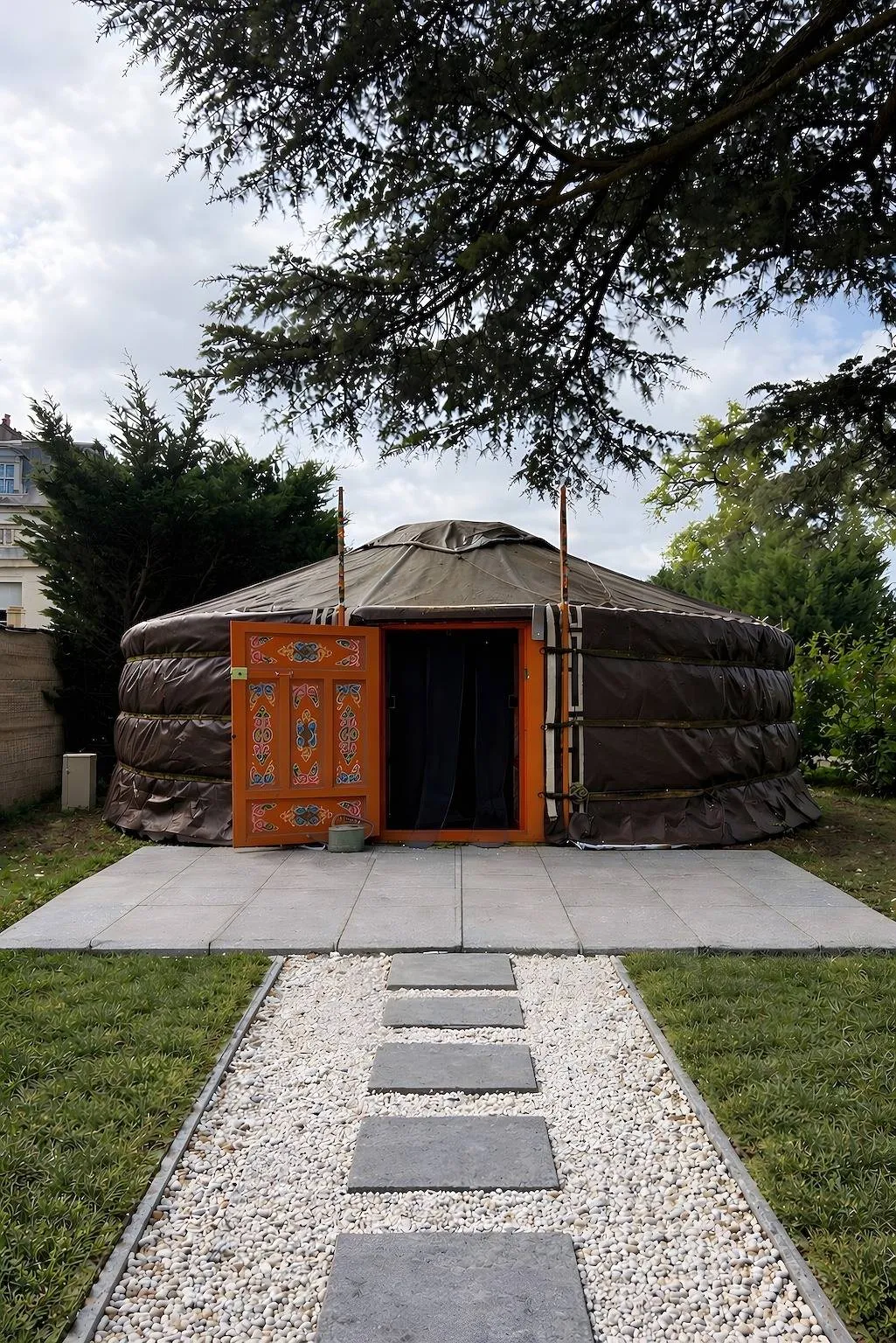 Yourte Chaleureuse (yourte contemporaine), Bois-le-Roi