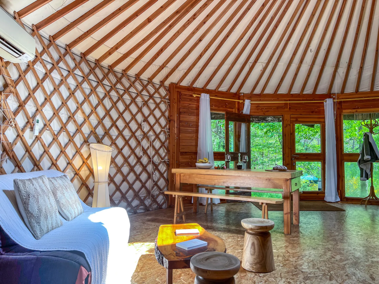 La Yourte Contemporaine (yourte contemporaine), Vitrac
