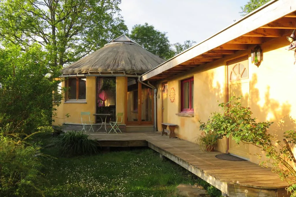 Yourte d'Esquillot en forêt (yourte contemporaine), Sainte-Croix-Volvestre