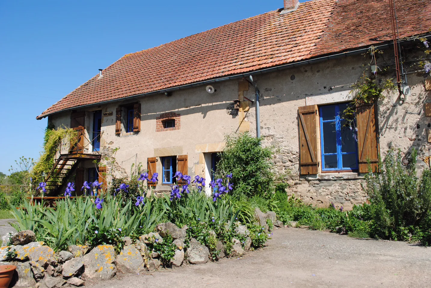 Yourte de la ferme de Brénazet (yourte contemporaine), Vernusse