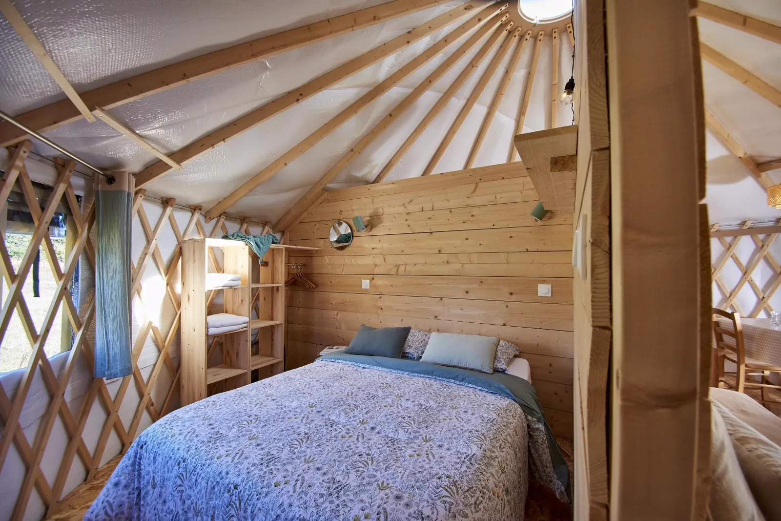 Yourte de la Ferme de Kerino (yourte contemporaine), Crach