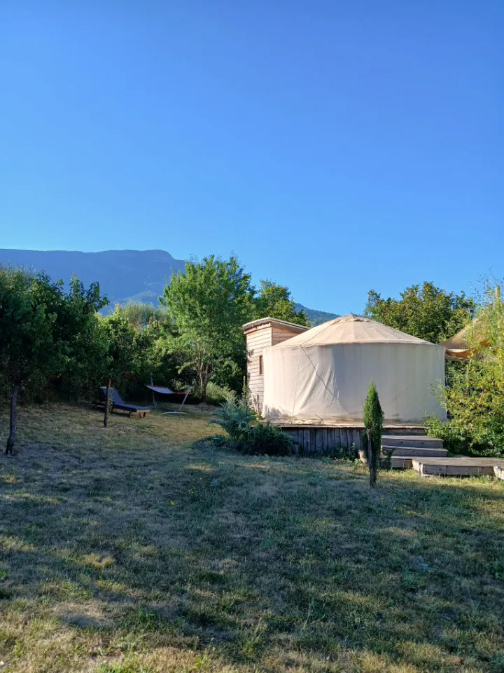 La Yourte des Abeilles, La Roche-sur-le-Buis : image 2