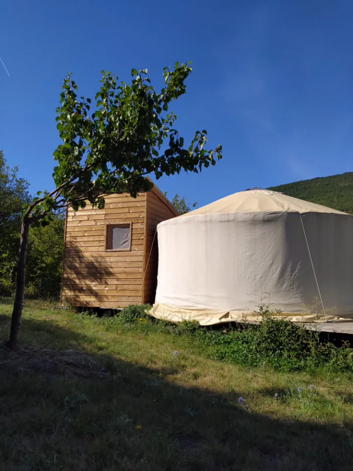 La Yourte des Abeilles, La Roche-sur-le-Buis : image 4