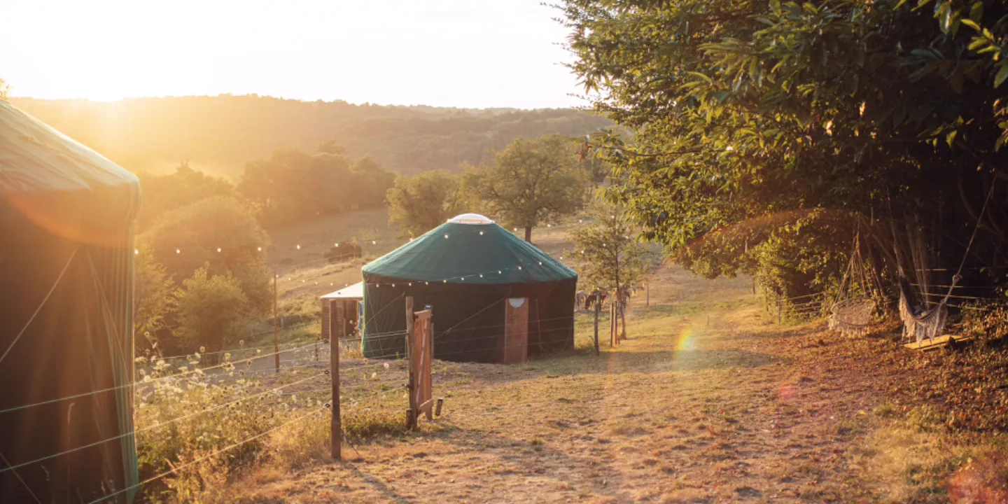 Yourte du Ranch des Mearas (yourte contemporaine), Saint-Mesmin