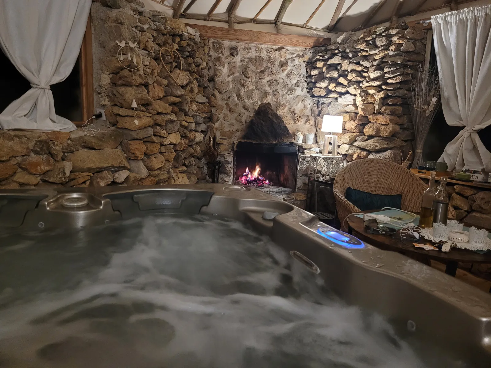 Yourte Le Toit du Monde et Spa, Saint-Maximin-la-Sainte-Baume : image 4