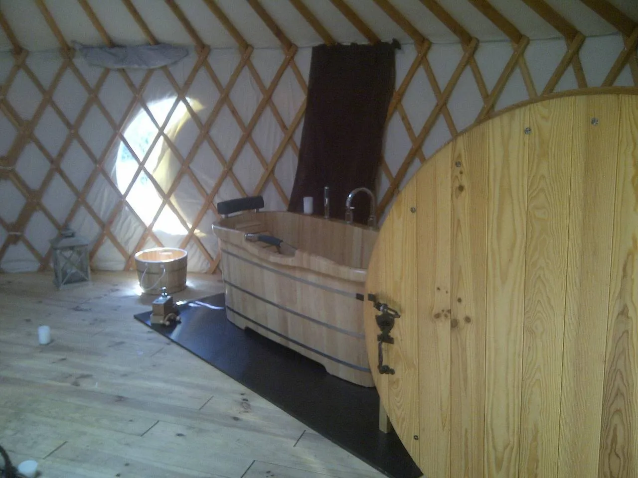 Yourte Love is All, Saint-Martin-de-la-Mer : image 5