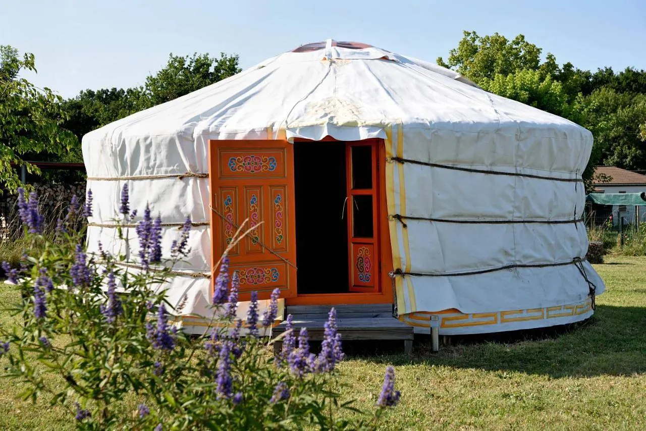 Yourte mongole de Clam (yourte traditionnelle), Clam