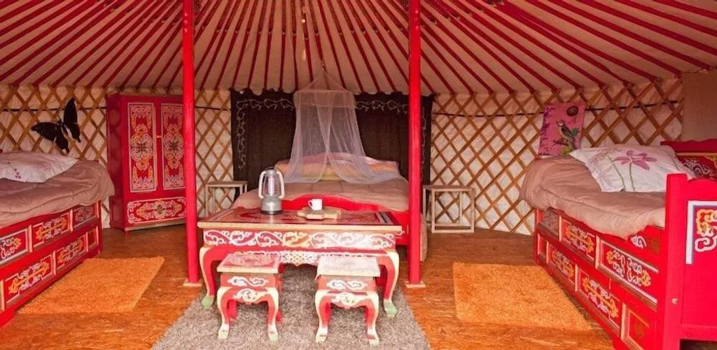 Yourte Mongole (yourte traditionnelle), Saint-Mamet-la-Salvetat