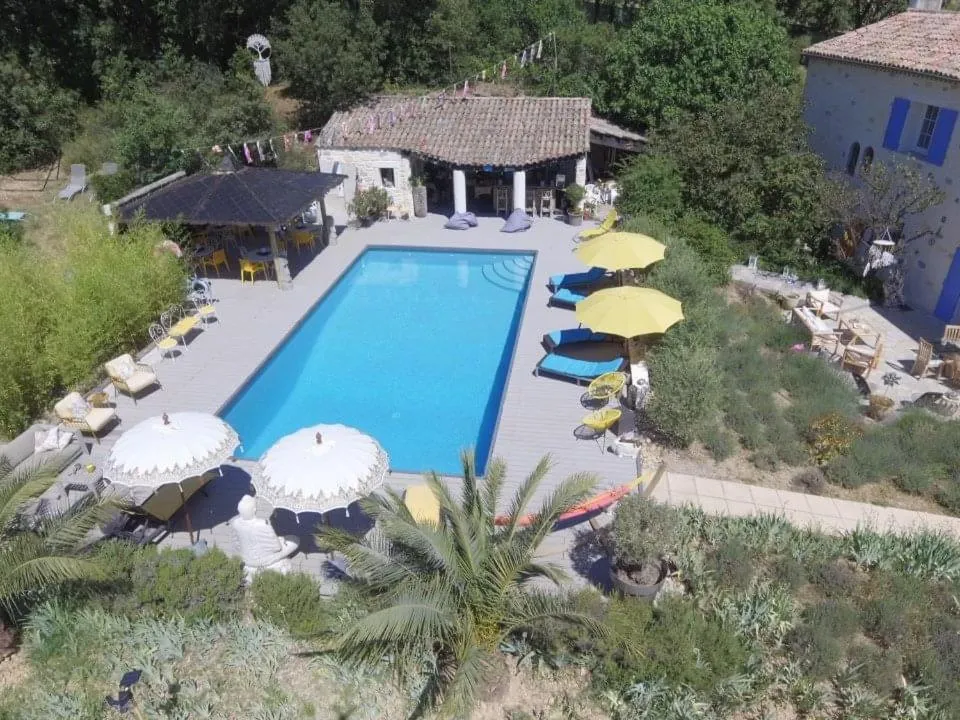 Yourte piscine jacuzzi, Gréoux-les-Bains : image 3