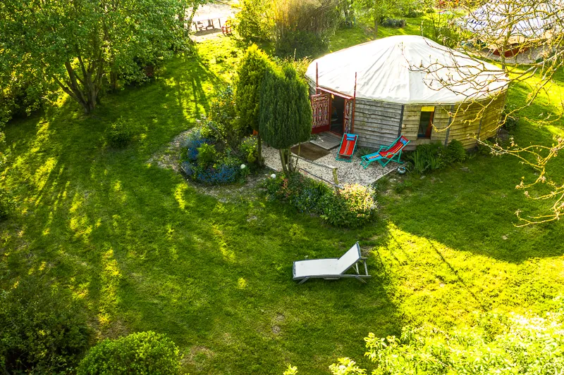 Yourte Rouge d'Au Bonheur Nomade (yourte contemporaine), Caumont-sur-Aure