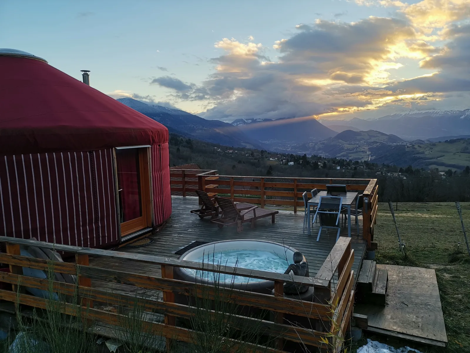 Yourte Spa 6 places du Buisson (yourte contemporaine), Saint-Martin-d'Uriage