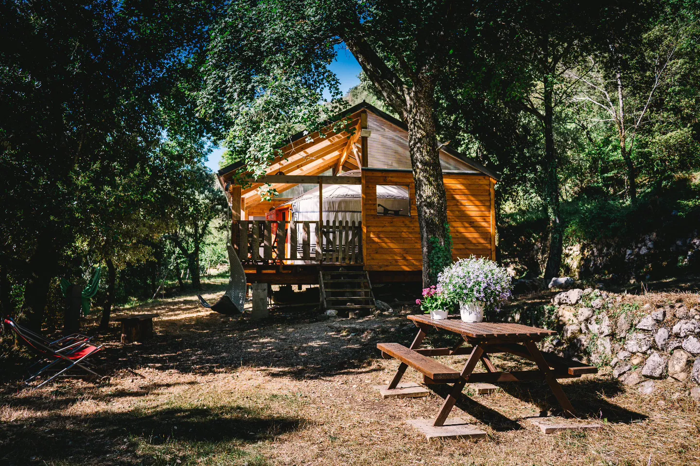 Yourte traditionnelle en forêt, Saint-Vallier-de-Thiey : image 2