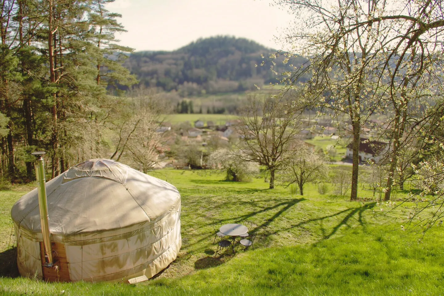 Yourte un brin de cueillette (yourte contemporaine), Faucompierre