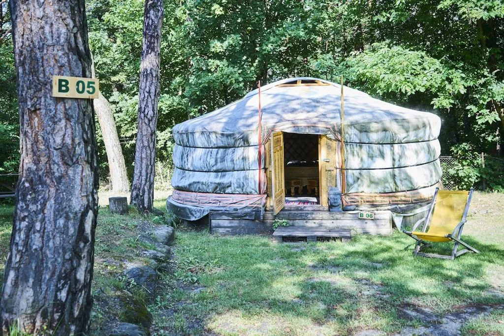 Yourtes Camping Le Reclus (yourte contemporaine), Séez